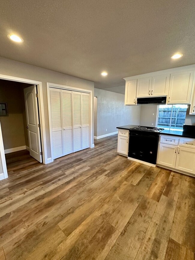 912 5th St in Orland, CA - Building Photo - Building Photo