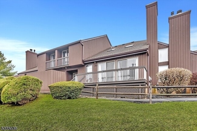 property at 4823 Bloomingdale Dr
