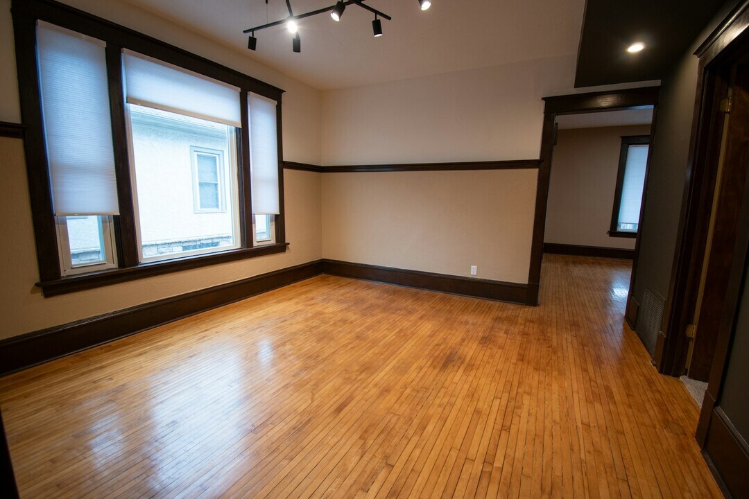 1117 N Washington Ave in Minneapolis, MN - Building Photo