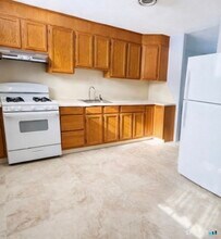 144 Pennsylvania Ave in New Britain, CT - Building Photo - Building Photo