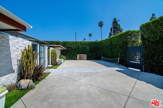 187 Highland Ave in Los Angeles, CA - Building Photo - Building Photo
