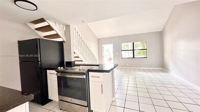 1455 Holly Heights Dr in Fort Lauderdale, FL - Foto de edificio - Building Photo
