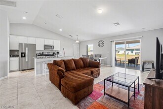 3217 NW 3rd Ave in Cape Coral, FL - Building Photo - Building Photo