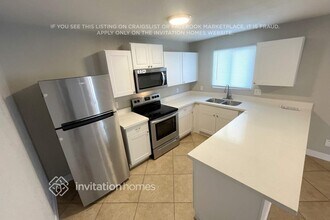 4512 N 81st Dr, Unit E07 in Phoenix, AZ - Building Photo - Building Photo