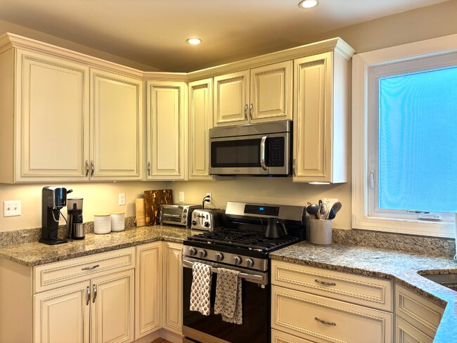610 South St in Boston, MA - Building Photo - Building Photo