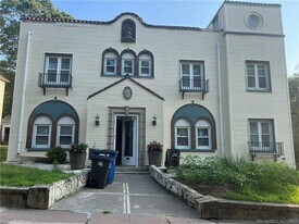 214 Goffe Terrace in New Haven, CT - Building Photo