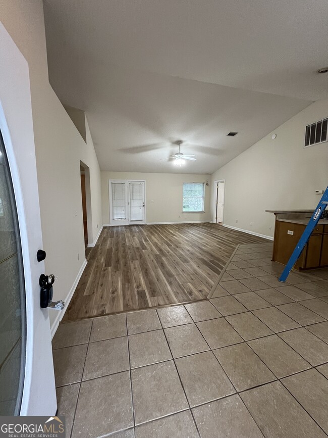 209 Royal Palms Ave in Kingsland, GA - Building Photo - Building Photo
