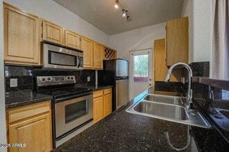 2929 W Yorkshire Dr in Phoenix, AZ - Building Photo - Building Photo