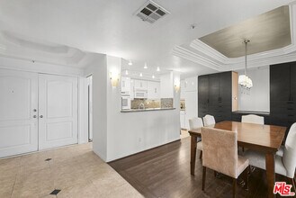5224 Zelzah Ave in Los Angeles, CA - Building Photo - Building Photo