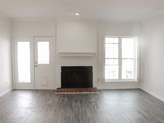 property at 5620 Live Oak St