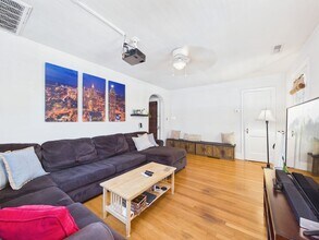 3320 W Grace St in Richmond, VA - Building Photo - Building Photo