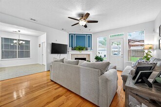 19018 Ridge Hill Ct in Houston, TX - Building Photo - Building Photo