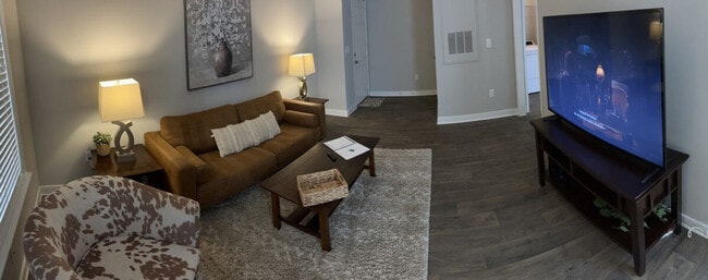 1024 Cranbrook Dr in Asheville, NC - Foto de edificio - Building Photo