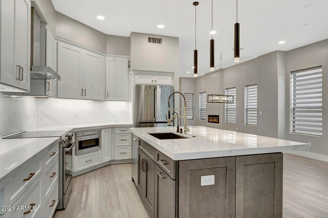 property at 7525 E Gainey Ranch Rd