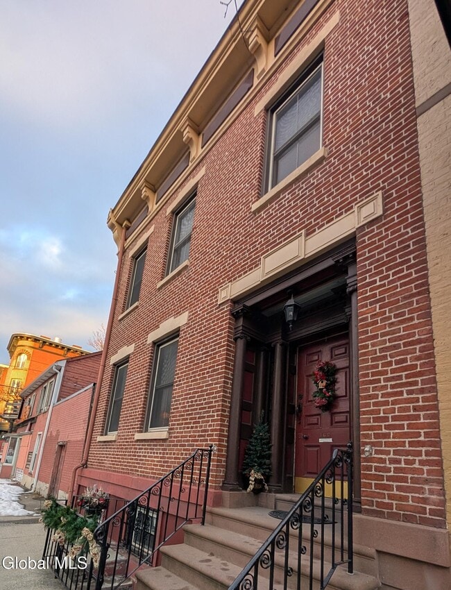 property at 162 4th St