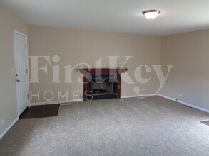 724 Gates St in West Chicago, IL - Building Photo - Building Photo