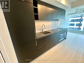 8-4208 Wellesley St W in Toronto, ON - Building Photo - Building Photo