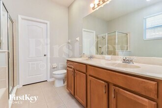 7948 Foxgrove Dr in Land O Lakes, FL - Building Photo - Building Photo