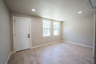 1225 Texas in Spring Branch, TX - Building Photo - Building Photo