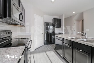 35702 Jenny Lynne Cir in Zephyrhills, FL - Building Photo - Building Photo