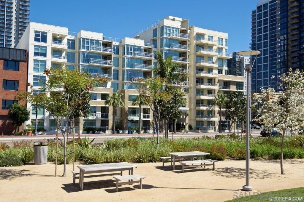 825 W Beech St in San Diego, CA - Building Photo