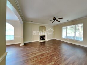 16527 Ambassador Park Dr in Huntersville, NC - Foto de edificio - Building Photo