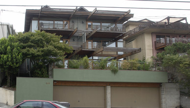 868 Walker Ave in Oakland, CA - Building Photo - Building Photo