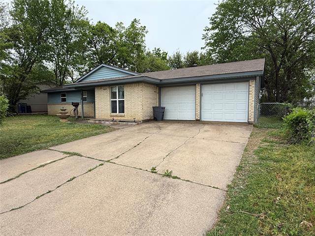 312 E Fuller Dr in Euless, TX - Building Photo - Building Photo