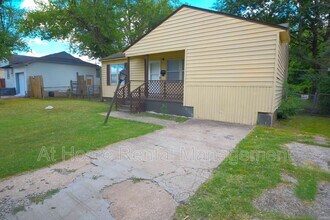 6268 E Latimer St in Tulsa, OK - Foto de edificio - Building Photo