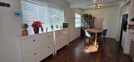 6017 Via Breve, Unit 2 in Simi Valley, CA - Foto de edificio - Building Photo