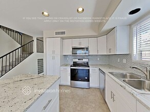 12319 W Medlock Dr in Litchfield Park, AZ - Foto de edificio - Building Photo