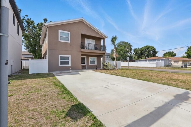 3024 W Douglas St in Tampa, FL - Building Photo - Building Photo