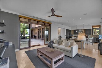 33 Coconut Grove Ln in Lahaina, HI - Building Photo - Building Photo
