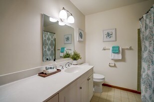 Guilford Apartments in Fitchburg, WI - Building Photo