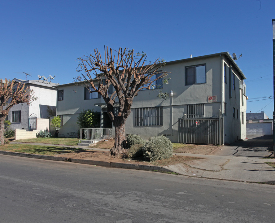 1134 N New Hampshire Ave in Los Angeles, CA - Building Photo