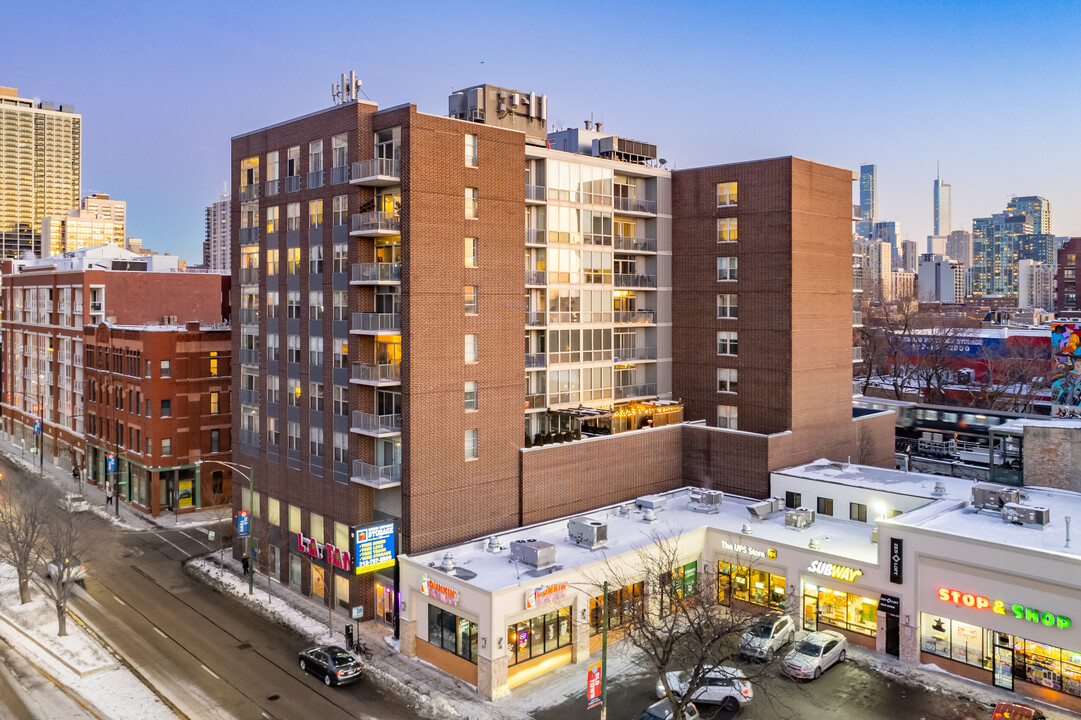 Parc Orleans in Chicago, IL - Building Photo