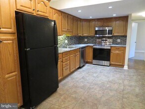 126 Berwick Pl in Lansdale, PA - Building Photo - Building Photo