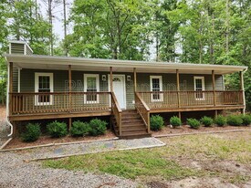 4500 Sunfield Pl in Midlothian, VA - Building Photo