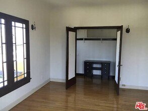 1901 N Commonwealth Ave in Los Angeles, CA - Building Photo - Building Photo