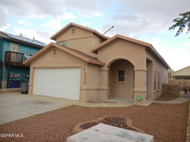 3676 Tierra Bahia Dr in El Paso, TX - Foto de edificio - Building Photo