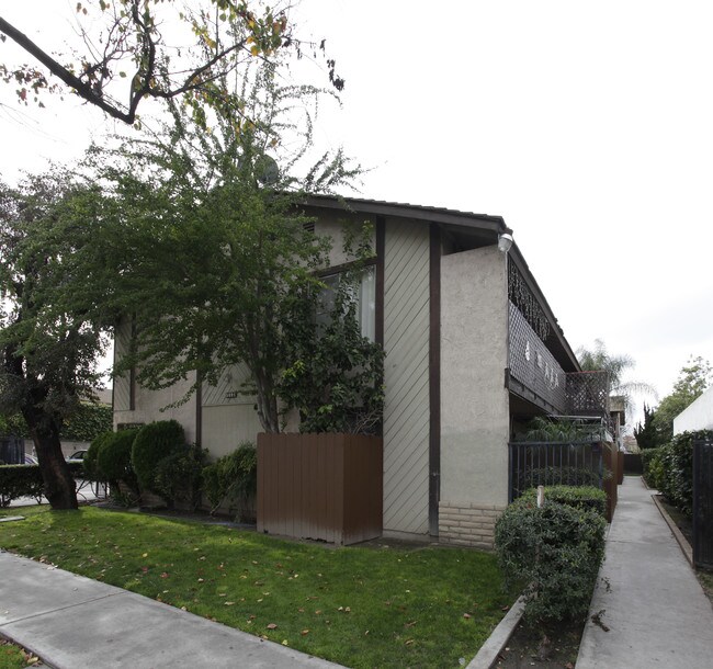 5891 Kingman Ave in Buena Park, CA - Foto de edificio - Building Photo