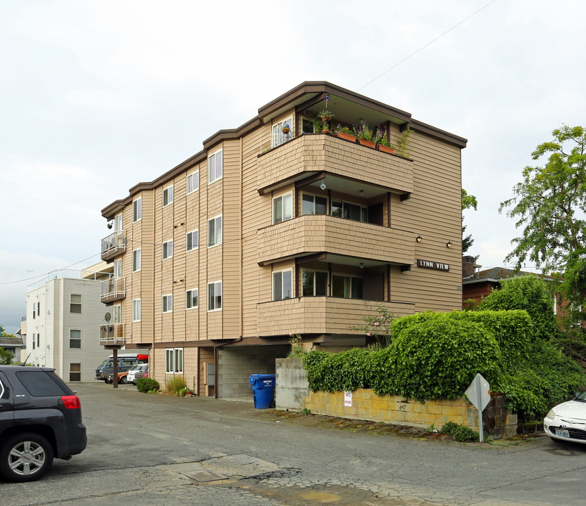 Lynn View Apartments in Seattle, WA - Building Photo