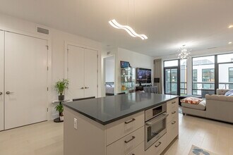 1701 W Webster Ave in Chicago, IL - Building Photo - Building Photo