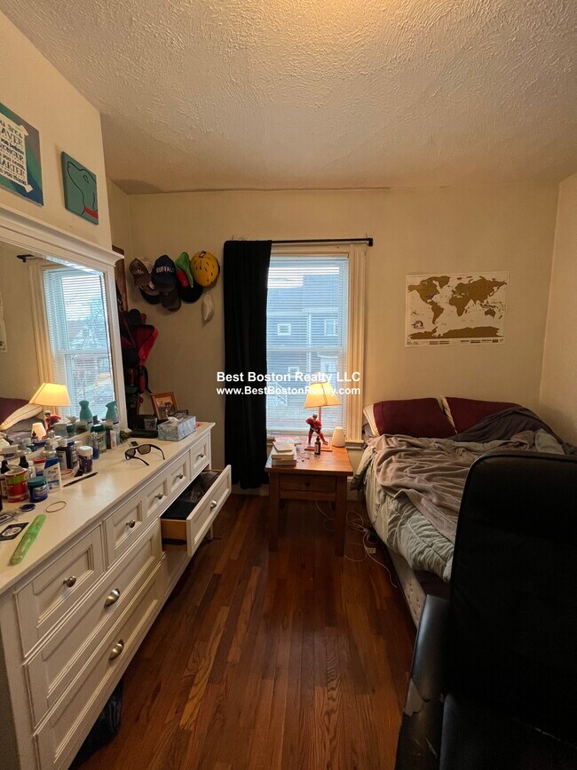 59 Cedar St, Unit 2L in Somerville, MA - Foto de edificio - Building Photo