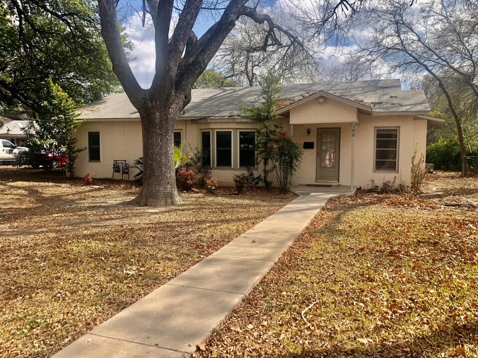 106 Park Ave in Del Rio, TX - Building Photo