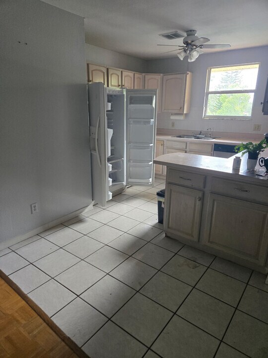 1325 Drew St in Clearwater, FL - Building Photo