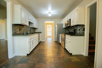 4060 New Grange Cir in Clarksville, TN - Building Photo - Building Photo