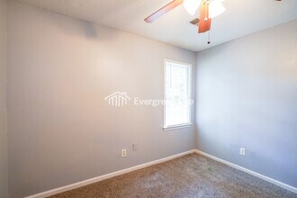 108 Gales River Rd in Irmo, SC - Foto de edificio - Building Photo