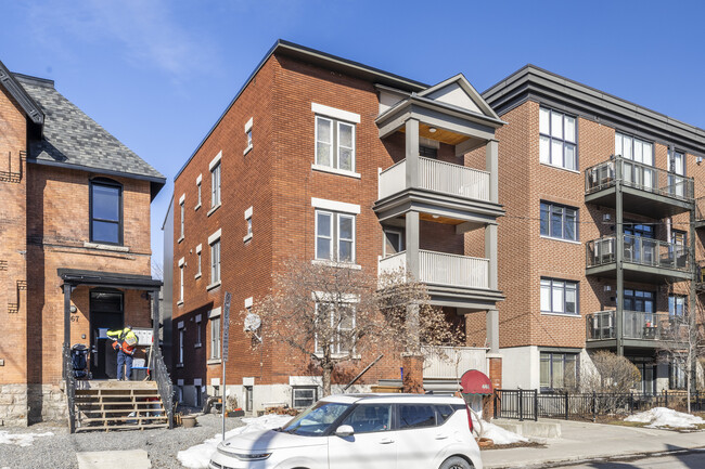 The Cozy Court in Ottawa, ON - Building Photo - Building Photo