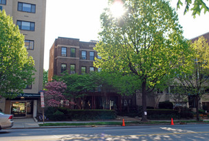 Lincoln Arms Apartments